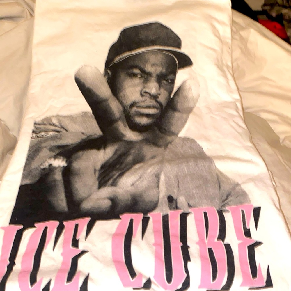 White T-shirt, 100% cotton in great condition worn only once